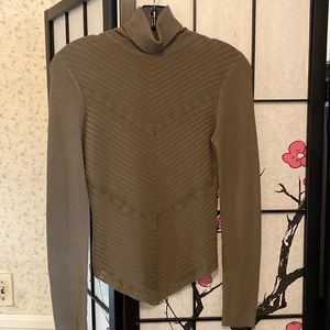 Beautiful lace detailed Bebe top worn once